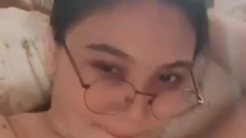 Bokep Indo Pap Memek Dari Cewek Berkacamata Makin Narsis Sange