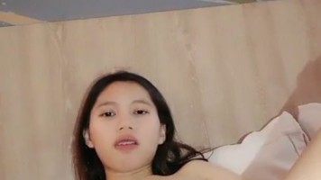 Bokep Indo Mala Lala Omek Desah Sambil Joget