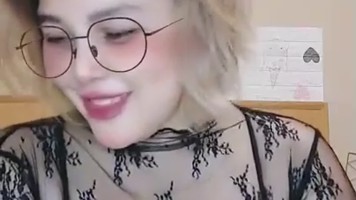 Bokep Indo Live Show Host Toge Busana Transparan