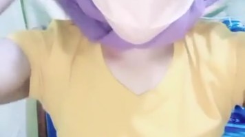Bokep Indo Jilbab Baju Totol-Totol Bugil Omek Live Show