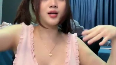 Bokep Indo Sugar Baby Terbaru Belahan Dada Mulus