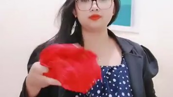 Bokep Indo Live Show Pamer TT Di Kantor Sambil Kerja